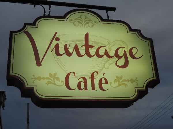 VINTAGE CAFE | Καφετέρια - Μπαρ - Καφενείο - Πειραιάς - Νεο Φάληρο